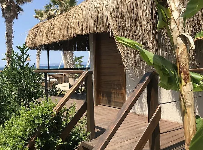 Before Sunset Bungalows Кешме